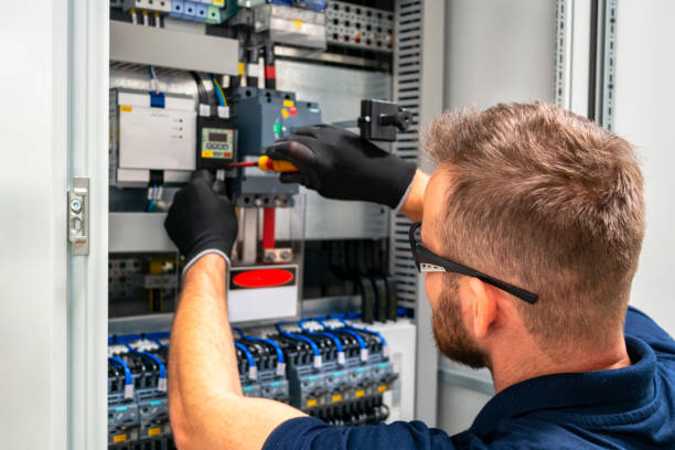 Professional Electrician in Flora, IL